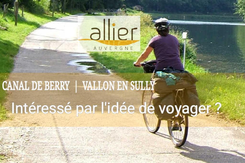Chambre Double Vallon-en-Sully ภายนอก รูปภาพ