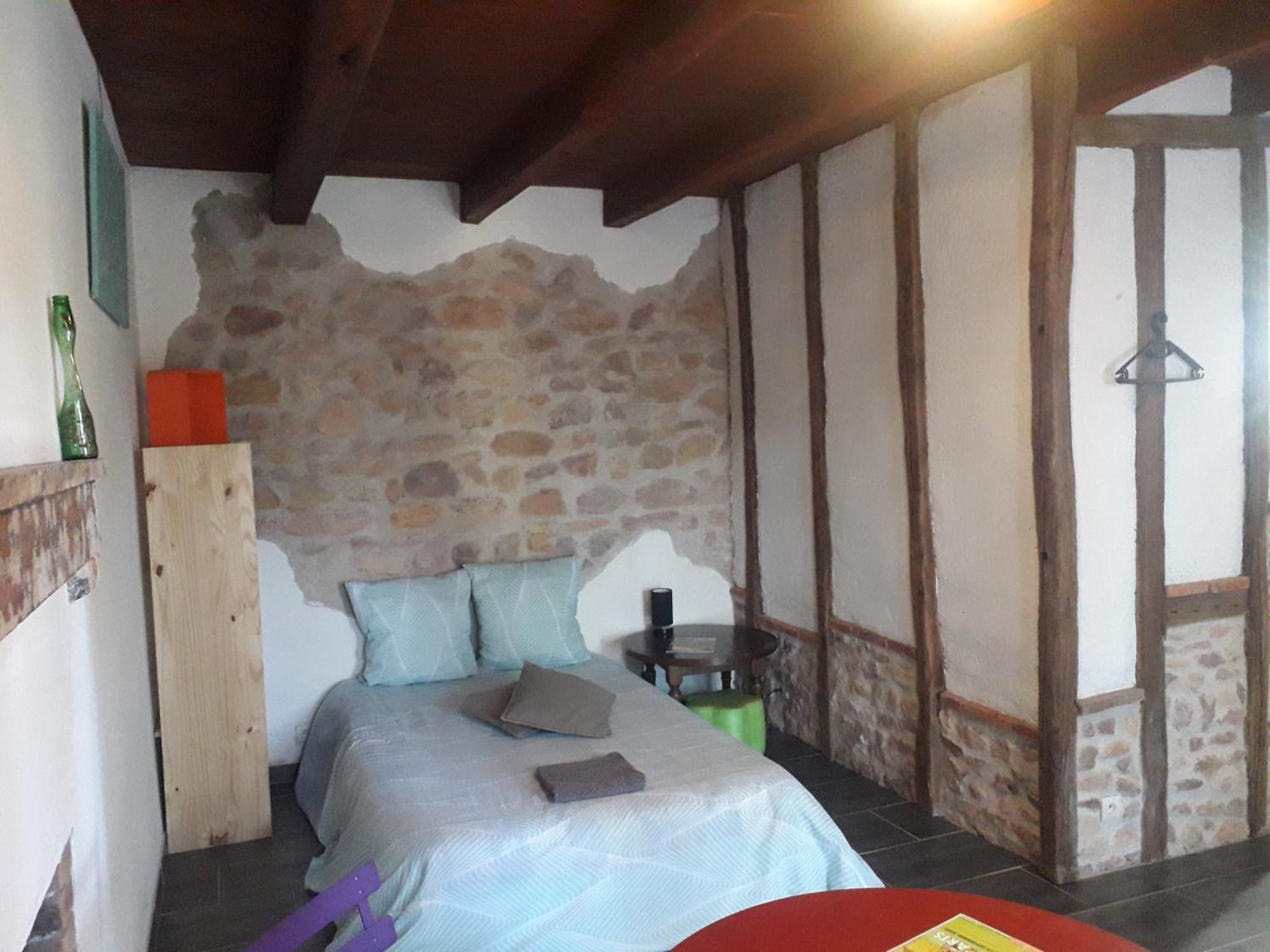 Chambre Double Vallon-en-Sully ภายนอก รูปภาพ